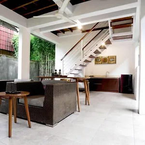 The Lumbung Wood Villa Seminyak (Bali)